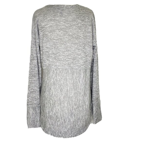 Jones New York Women's size Small Long Sleeved Knit Top Gray Hi Low Hemline - Picture 3 of 9
